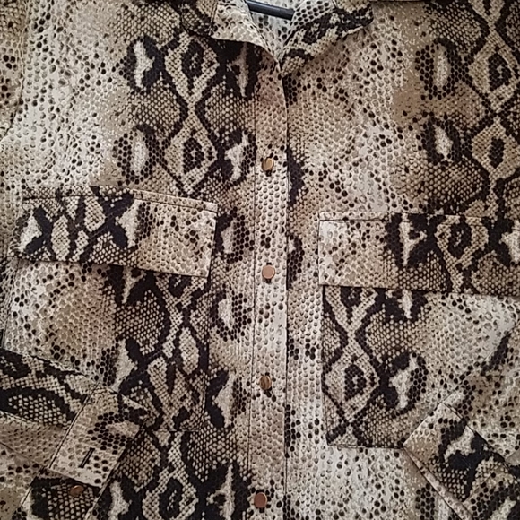 Snakeskin blouse - Picture 2 of 5